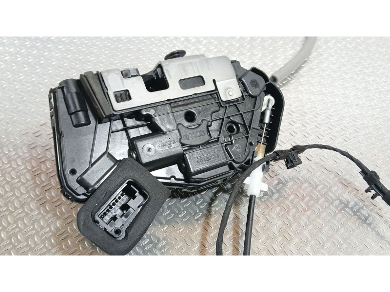 Recambio de cerradura puerta delantera derecha para seat leon (kl1, klg) 2.0 tdi referencia OEM IAM 5TB837016D  