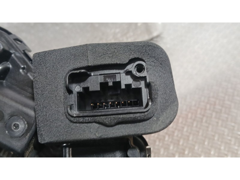 Recambio de cerradura puerta trasera derecha para seat leon (kl1, klg) 2.0 tdi referencia OEM IAM 5TA839016P  