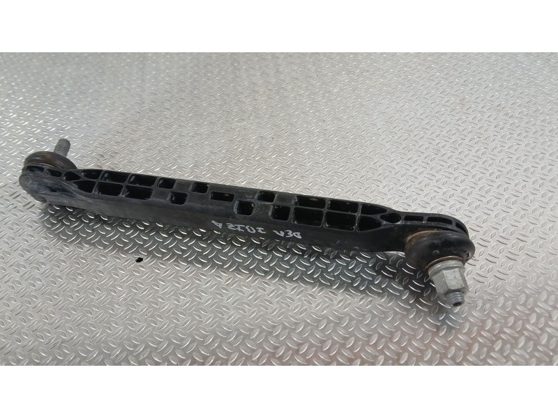 Recambio de bieleta estabilizadora delantera derecha para seat ibiza v (kj1, kjg) 1.0 mpi referencia OEM IAM 2Q0411315C  