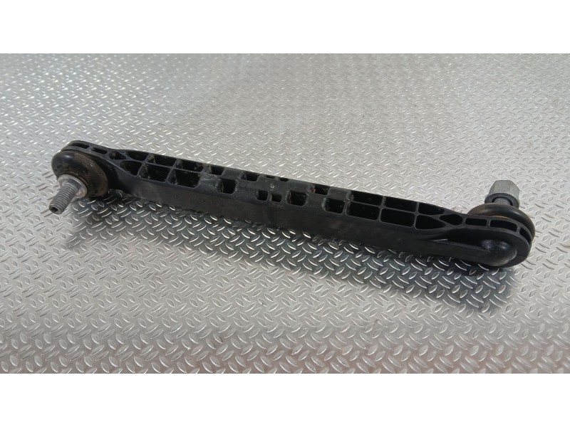Recambio de bieleta estabilizadora delantera izquierda para seat ibiza v (kj1, kjg) 1.0 mpi referencia OEM IAM 2Q0411315C  