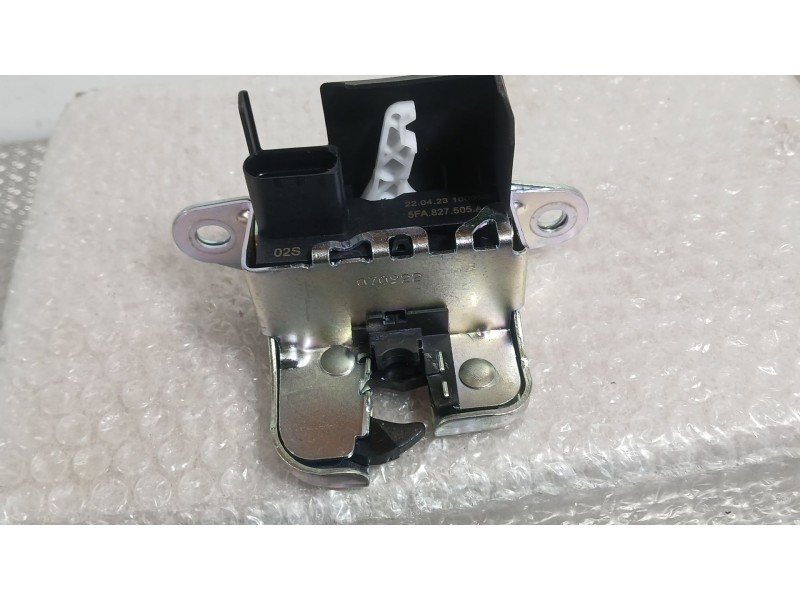 Recambio de cerradura maletero / porton para seat leon (kl1, klg) 2.0 tdi referencia OEM IAM 5FA827505A  