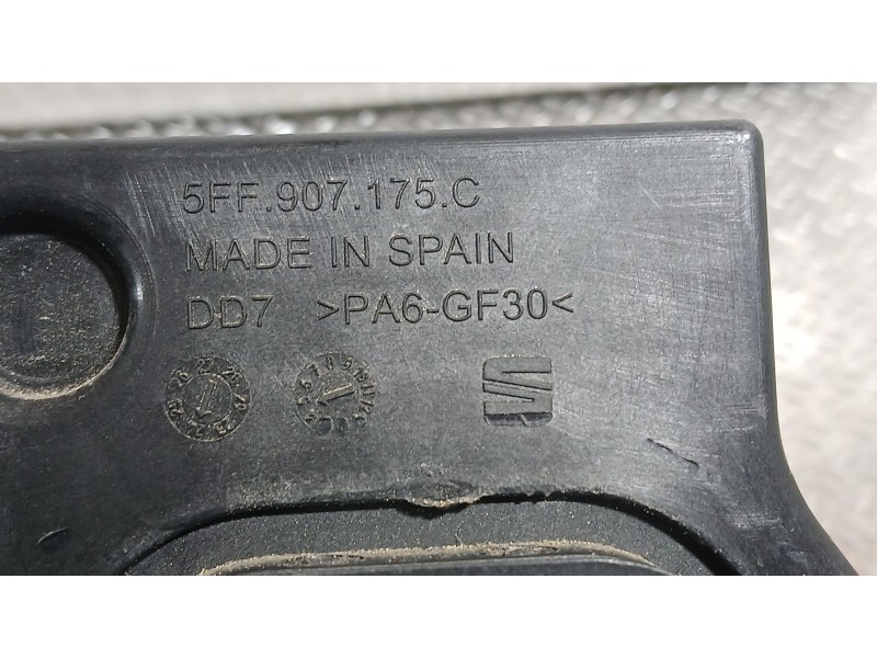 Recambio de toma de corriente para cupra formentor (kmp) 1.5 tsi e-hybrid referencia OEM IAM 5FF907175C ENCHUFE CARGADOR 