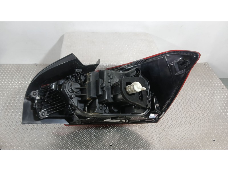 Recambio de piloto trasero izquierdo para seat ibiza v (kj1, kjg) 1.0 mpi referencia OEM IAM 6F0945207H HELLA 2SD2298013