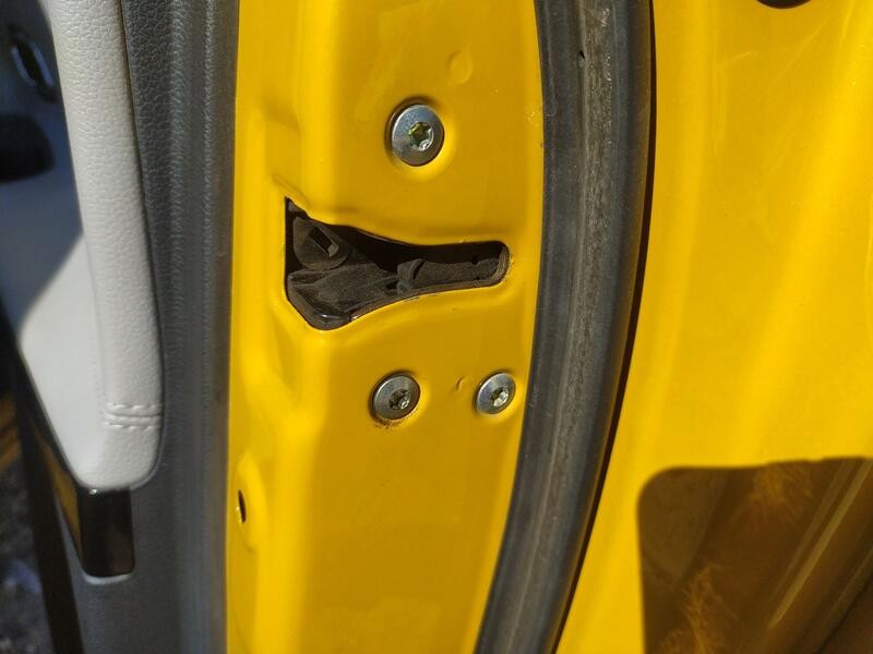 Recambio de cerradura puerta delantera derecha para kia cee´d (jd) 1.6 crdi 136 referencia OEM IAM 81320A2510  