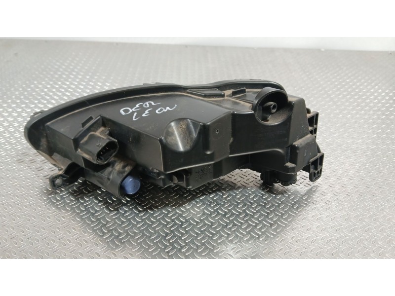 Recambio de faro antiniebla derecho para seat leon (kl1, klg) 2.0 tdi referencia OEM IAM 5F0941702C HELLA 1ND01299602