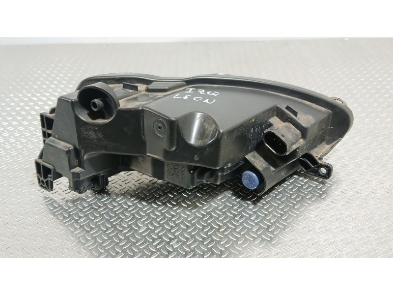 Recambio de faro antiniebla izquierdo para seat leon (kl1, klg) 2.0 tdi referencia OEM IAM 5F0941701C HELLA 1ND01299601