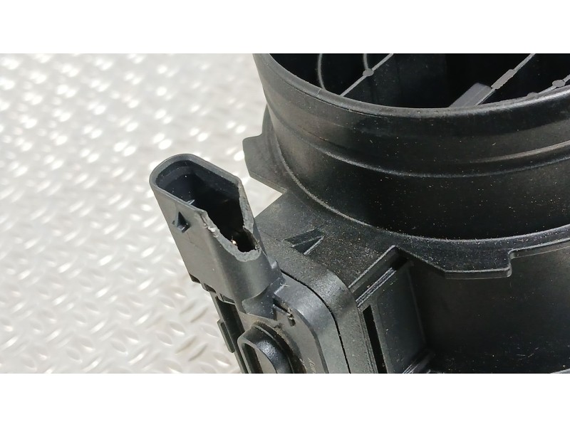 Recambio de caudalimetro para seat leon (kl1, klg) 2.0 tdi referencia OEM IAM 05L906461G CLAVIJA TOCADA 