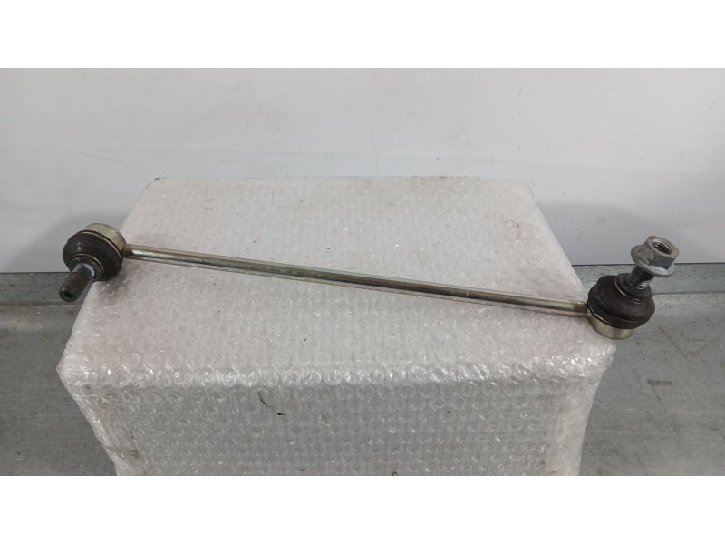 Recambio de bieleta estabilizadora delantera derecha para seat leon (kl1, klg) 2.0 tdi referencia OEM IAM 5Q0411315A  