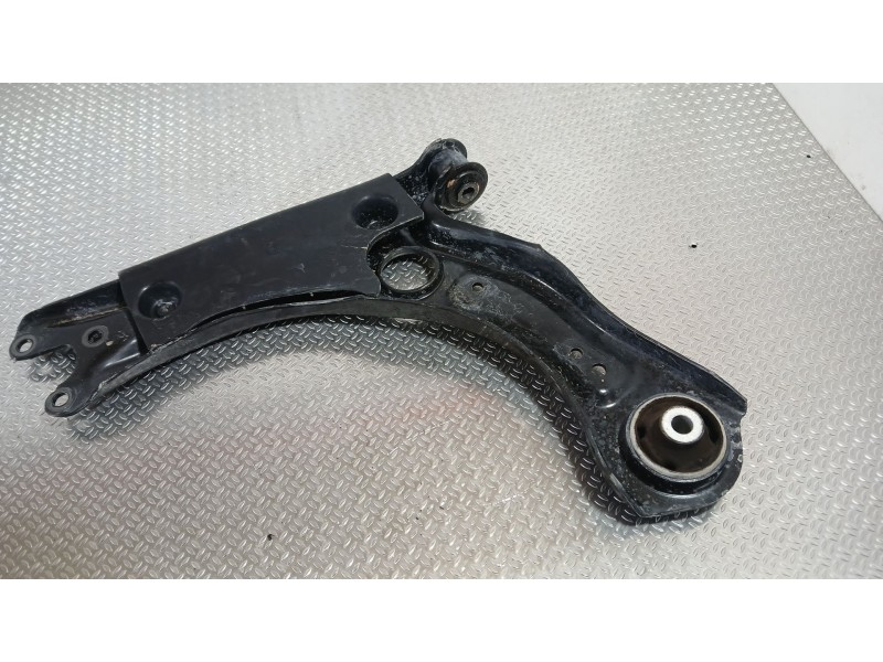 Recambio de brazo suspension inferior delantero derecho para seat ibiza v (kj1, kjg) 1.0 mpi referencia OEM IAM 2Q0407152D  