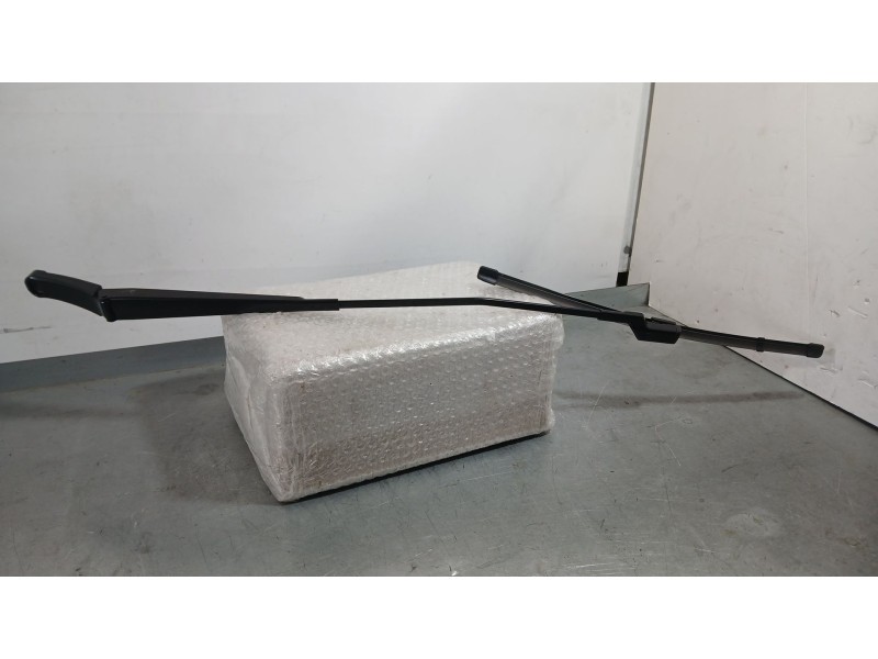 Recambio de brazo limpia delantero derecho para seat ibiza v (kj1, kjg) 1.0 mpi referencia OEM IAM 6F1955410AV  