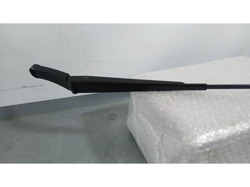 Recambio de brazo limpia delantero derecho para seat ibiza v (kj1, kjg) 1.0 mpi referencia OEM IAM 6F1955410AV  