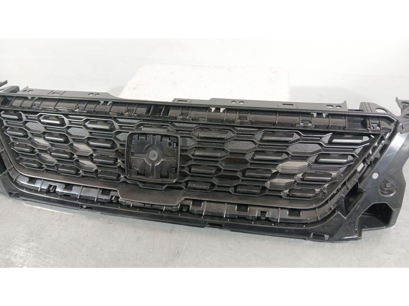 Recambio de rejilla delantera para seat ibiza v (kj1, kjg) 1.0 tsi referencia OEM IAM IB17100  