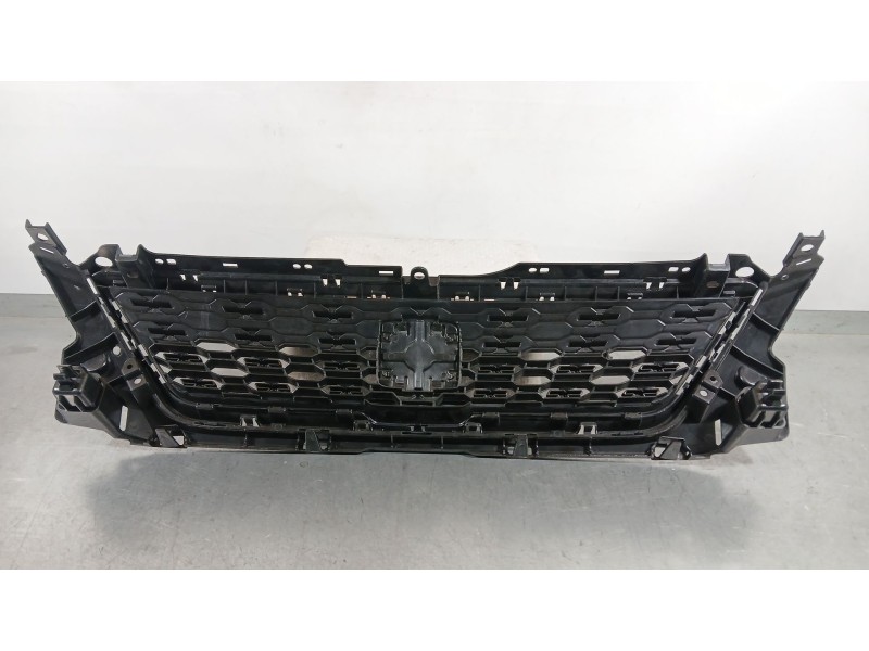 Recambio de rejilla delantera para seat ibiza v (kj1, kjg) 1.0 tsi referencia OEM IAM IB17100  