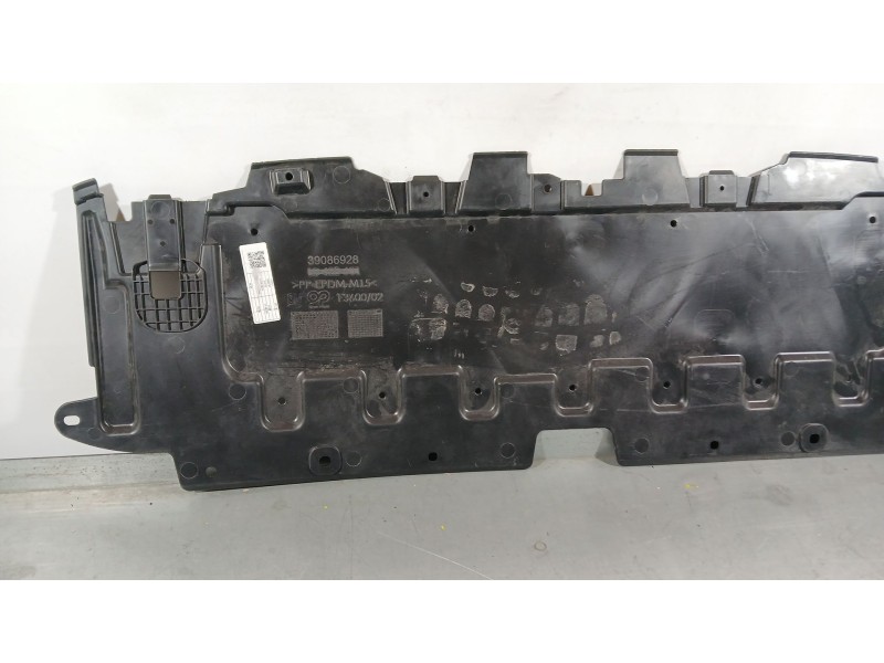 Recambio de cubrecarter para opel astra k (b16) 1.6 cdti (68) referencia OEM IAM 39086928 PLASTICO CUBRECARTER DEL PARAGOPES 