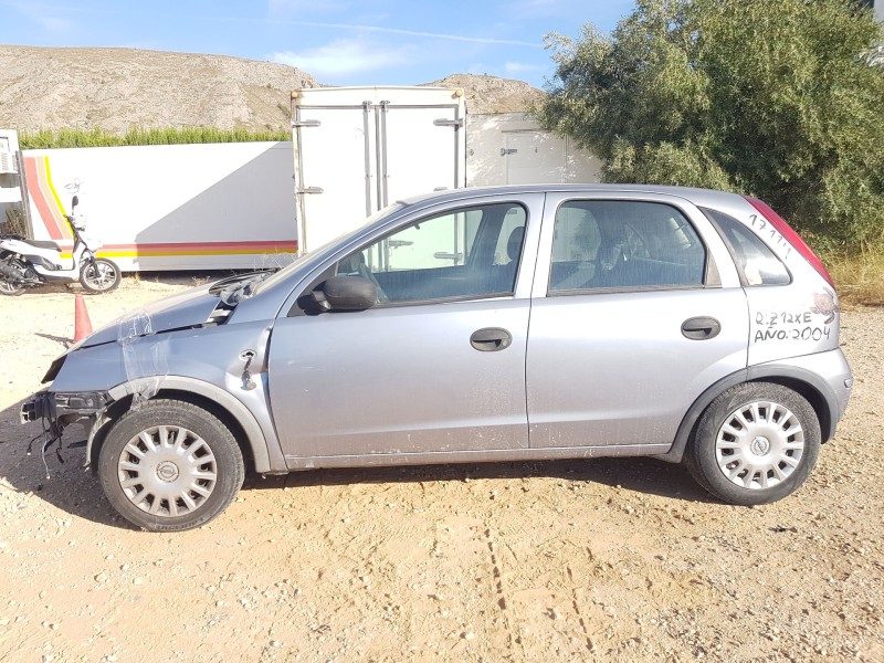 opel corsa c (x01) del año 2004