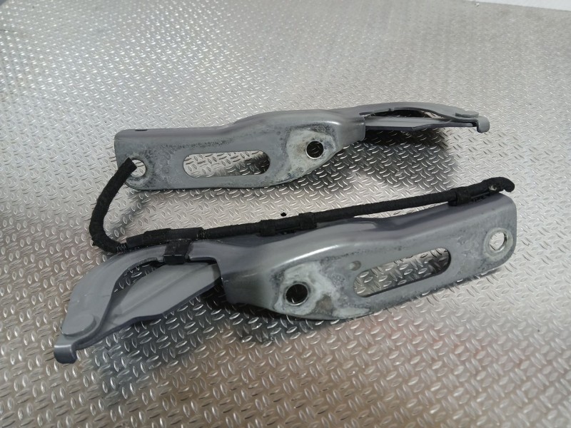 Recambio de bisagra capot para seat ibiza v (kj1, kjg) 1.0 mpi referencia OEM IAM 6F0823301A PAREJA 6F0823302A