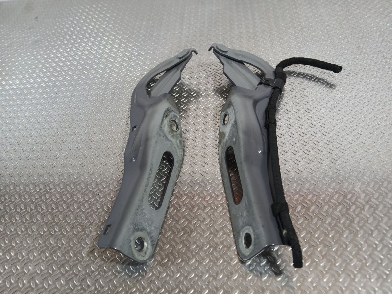 Recambio de bisagra capot para seat ibiza v (kj1, kjg) 1.0 mpi referencia OEM IAM 6F0823301A PAREJA 6F0823302A