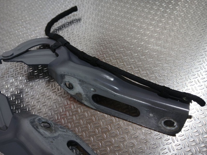 Recambio de bisagra capot para seat ibiza v (kj1, kjg) 1.0 mpi referencia OEM IAM 6F0823301A PAREJA 6F0823302A