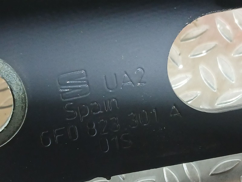 Recambio de bisagra capot para seat ibiza v (kj1, kjg) 1.0 mpi referencia OEM IAM 6F0823301A PAREJA 6F0823302A