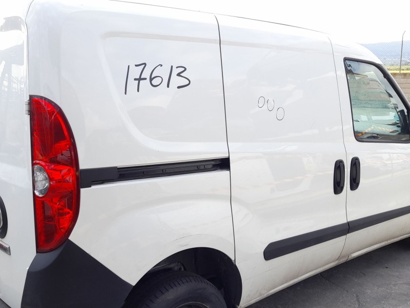 Recambio de puerta lateral corredera derecha para fiat doblo cargo (263_) 1.6 d multijet referencia OEM IAM 52112385  