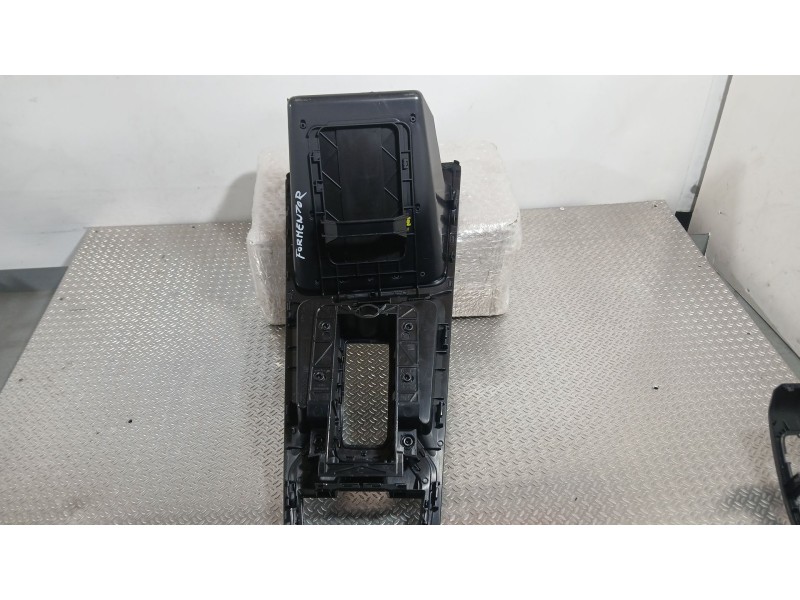 Recambio de embellecedor consola central para cupra formentor (kmp) 1.5 tsi e-hybrid referencia OEM IAM 5FB863203AG  