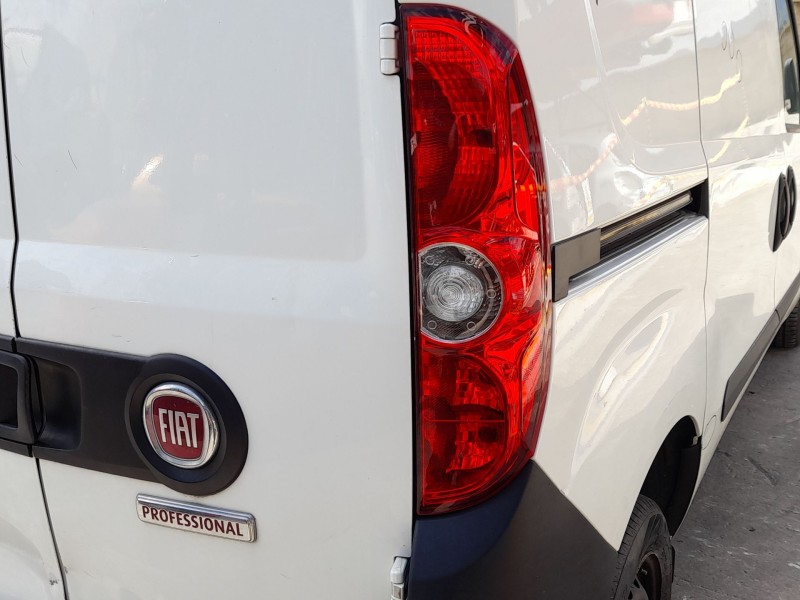 Recambio de piloto trasero derecho para fiat doblo cargo (263_) 1.6 d multijet referencia OEM IAM 51810673  