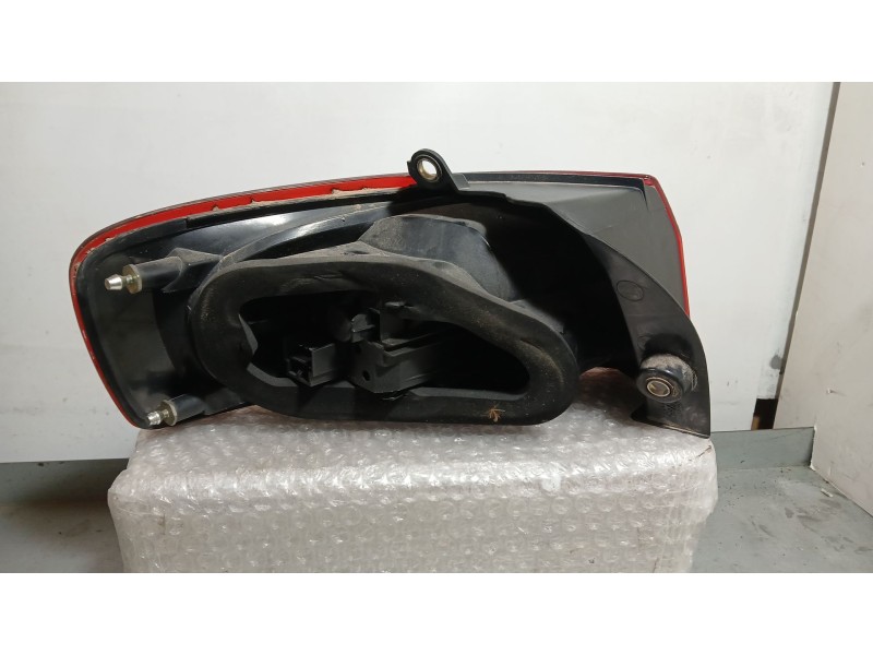 Recambio de piloto trasero derecho exterior para fiat croma (194_) 1.9 d multijet (194axb1b) referencia OEM IAM 51727249 ROZADO 