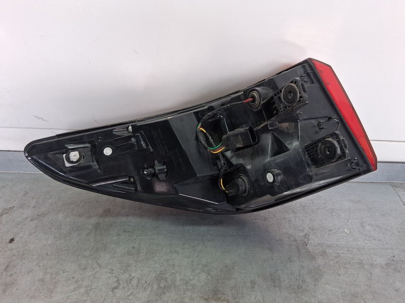 Recambio de piloto trasero derecho exterior para mg zs suv (azs1) 1.5 vti referencia OEM IAM 10511682  