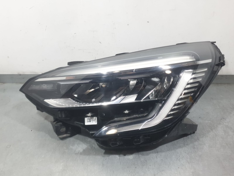 Recambio de faro izquierdo para renault clio v (b7_) 1.0 tce 100 (b7mt) referencia OEM IAM 260605690R  