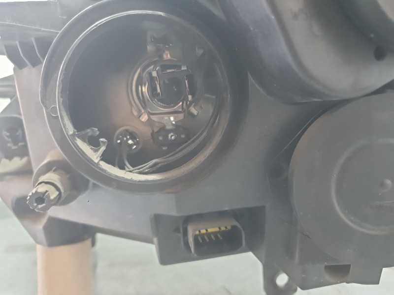 Recambio de faro derecho para citroën berlingo multispace (b9) 1.6 bluehdi 100 referencia OEM IAM 9806306580 90043838 VALEO