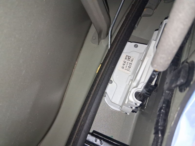 Recambio de cerradura puerta delantera derecha para mg zs suv (azs1) 1.5 vti referencia OEM IAM 10640588  