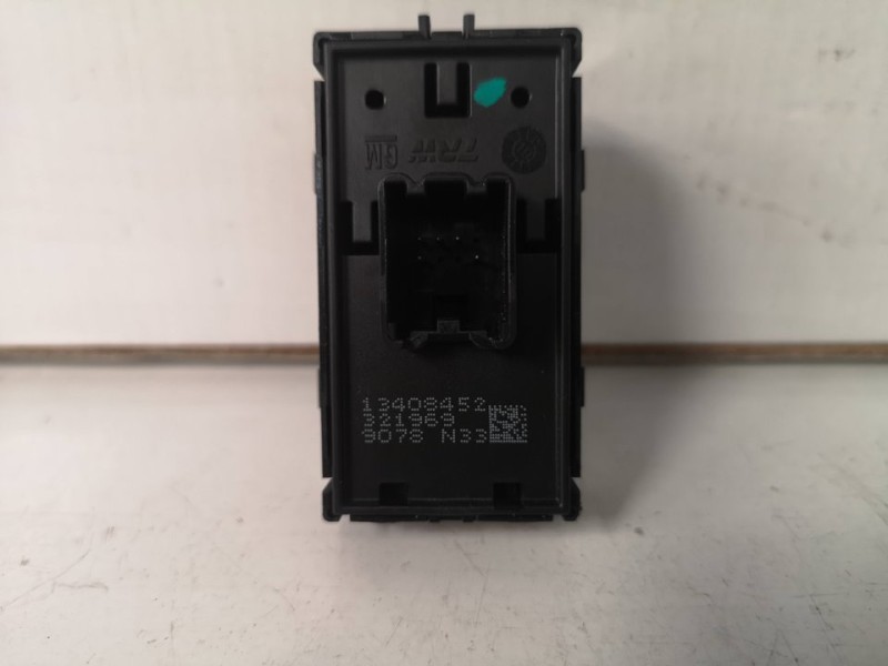 Recambio de mando elevalunas trasero izquierdo para opel astra k sports tourer selective start/stop referencia OEM IAM 13408452 