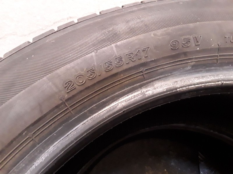 Recambio de neumatico pareja para neumaticos reutilizados - referencia OEM IAM 205551795V BRIDGESTONE 205/55/17/95V