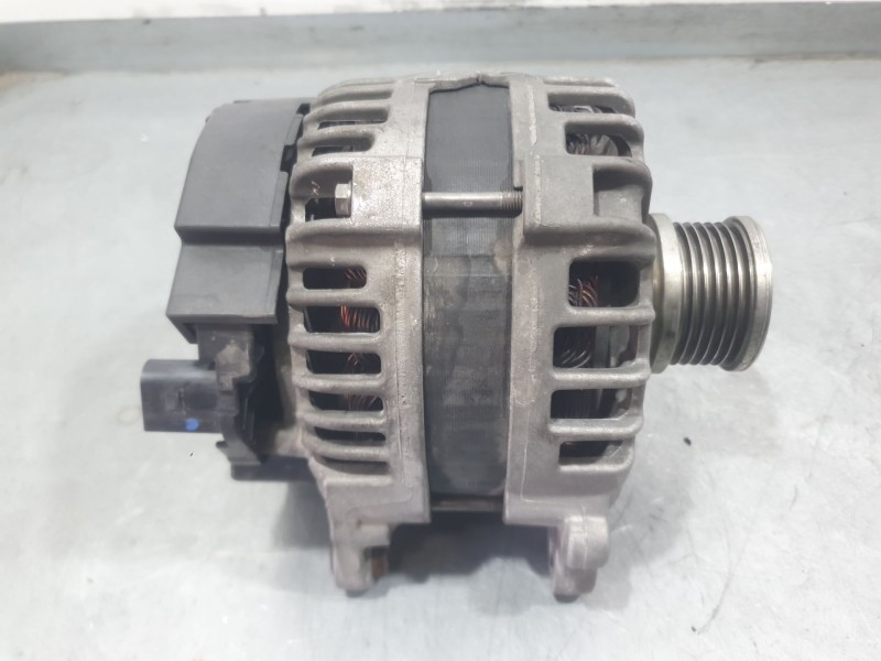 Recambio de alternador para audi a5 sportback (8ta) 2.0 tdi referencia OEM IAM 04L903017E 0125711154 BOSCH