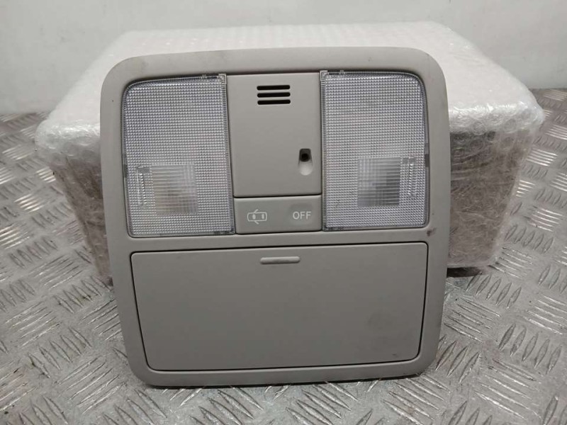 Recambio de luz interior para toyota auris hybrid business referencia OEM IAM 8126002570AJ  