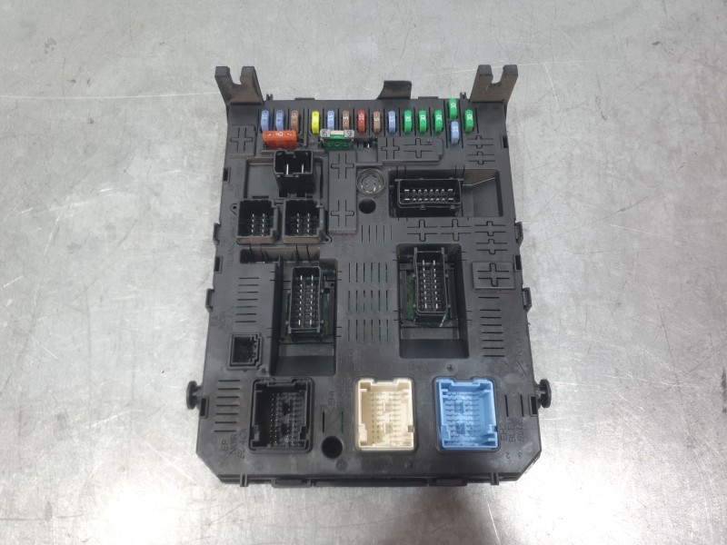 Recambio de caja reles / fusibles para citroën berlingo multispace (b9) 1.6 bluehdi 100 referencia OEM IAM 9807028780 BSI 