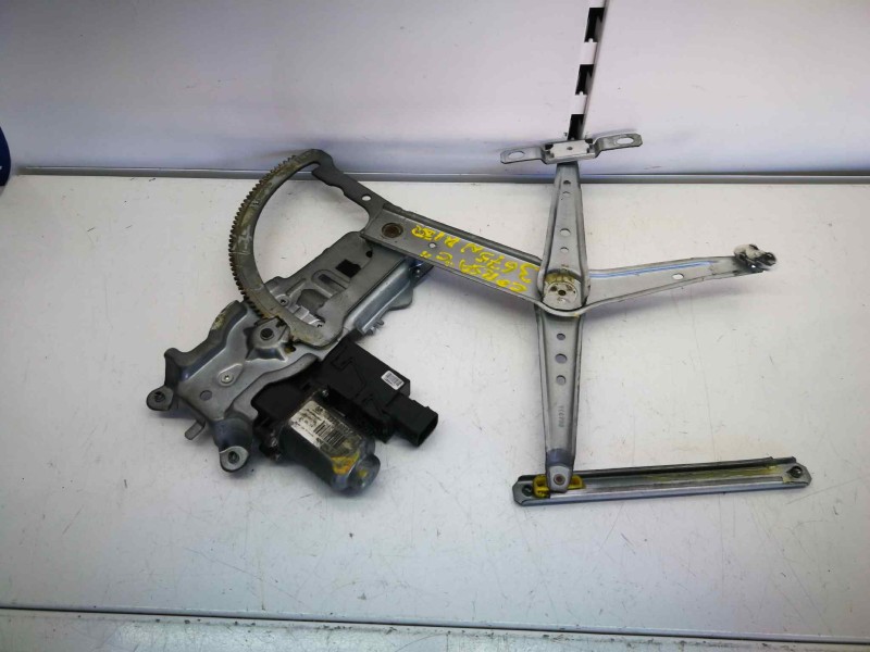 Recambio de elevalunas delantero izquierdo para opel corsa c 1.3 16v cdti cat (z 13 dt / ln9) referencia OEM IAM 13173073  6 PIN