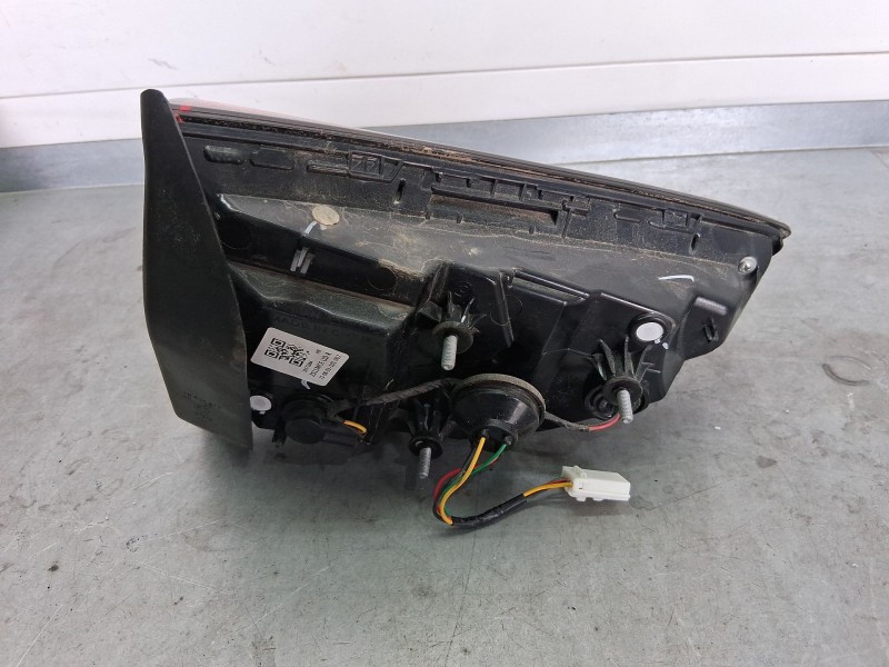 Recambio de piloto trasero derecho interior para mg zs suv (azs1) 1.5 vti referencia OEM IAM 10571684  