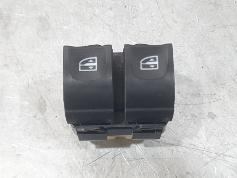 Recambio de mando elevalunas delantero izquierdo para renault clio iv (bh_) 0.9 tce 75 (bhnp) referencia OEM IAM 254118044R  