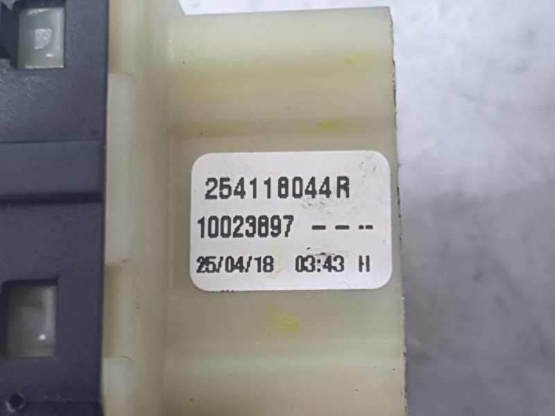 Recambio de mando elevalunas delantero izquierdo para renault clio iv (bh_) 0.9 tce 75 (bhnp) referencia OEM IAM 254118044R  