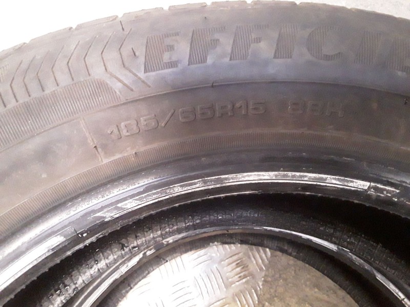Recambio de neumatico pareja para neumaticos reutilizados - referencia OEM IAM 185651588H GOODYEAR 185/65/15/88H