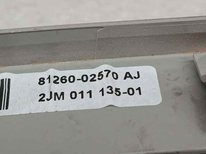 Recambio de luz interior para toyota auris hybrid business referencia OEM IAM 8126002570AJ  