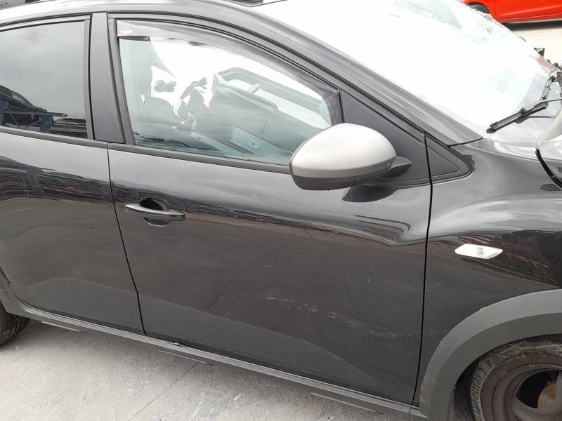 Recambio de puerta delantera derecha para dacia sandero iii 1.0 tce 90 referencia OEM IAM 801003355R  