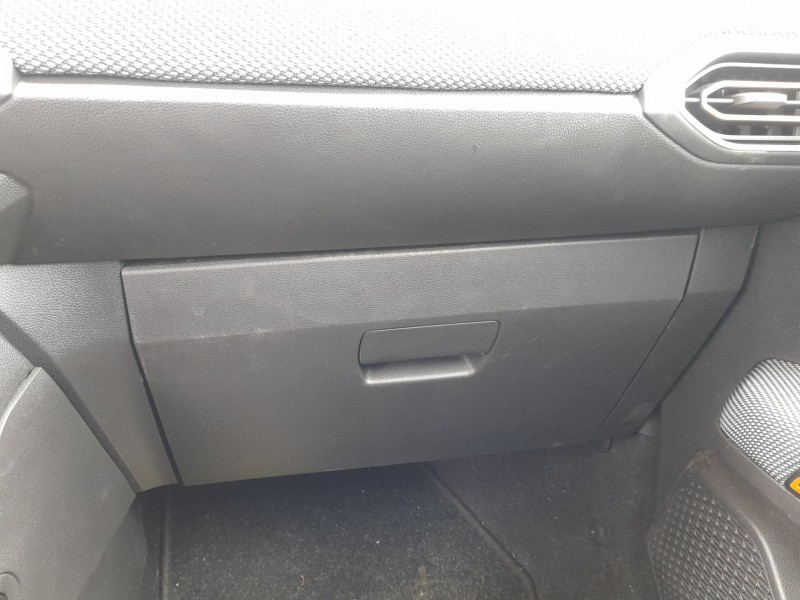 Recambio de guantera para dacia sandero iii 1.0 tce 90 referencia OEM IAM 682523993R  