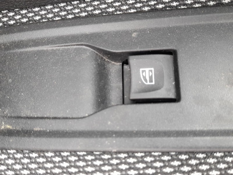 Recambio de mando elevalunas delantero derecho para dacia sandero iii 1.0 tce 90 referencia OEM IAM 254118044R  