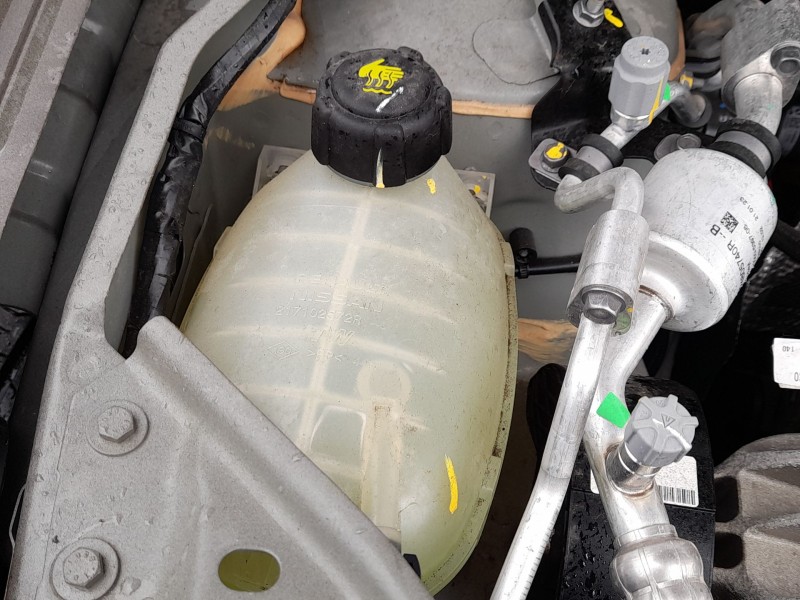 Recambio de deposito expansion para dacia sandero iii 1.0 tce 90 referencia OEM IAM 217102572R  