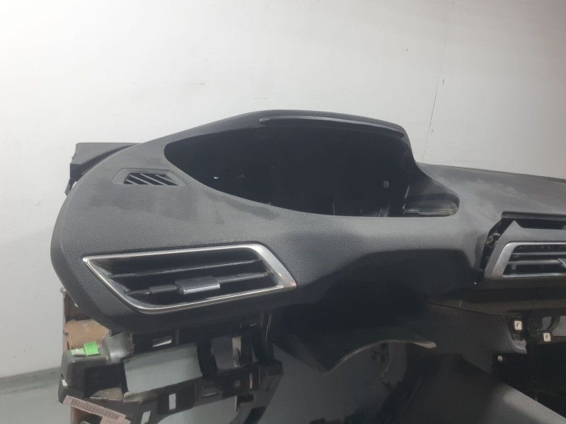 Recambio de kit airbag para peugeot 3008 allure pack referencia OEM IAM 98230181ZD  C/ SALPICADERO Y PRETENSOR DERECHO