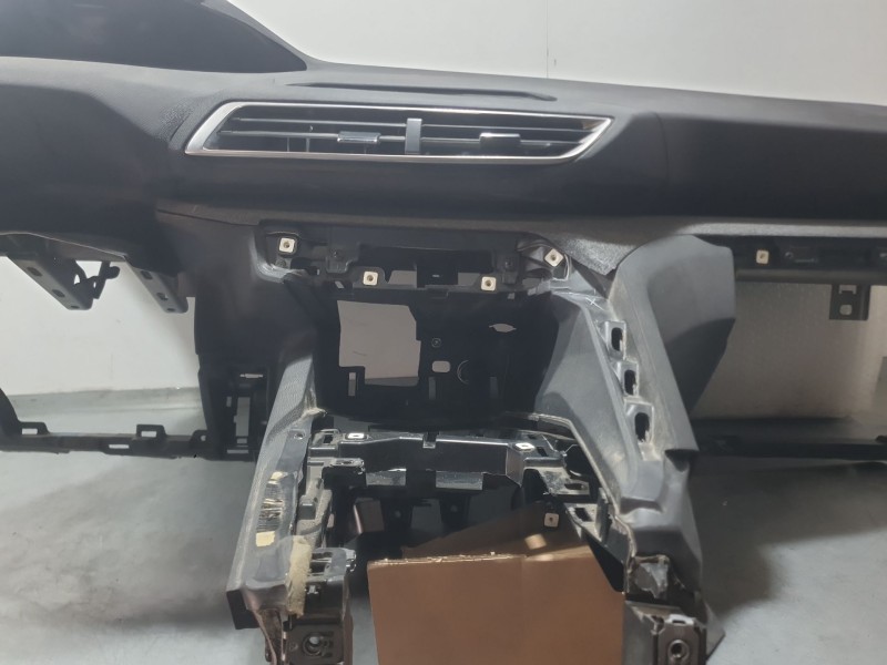 Recambio de kit airbag para peugeot 3008 allure pack referencia OEM IAM 98230181ZD  C/ SALPICADERO Y PRETENSOR DERECHO