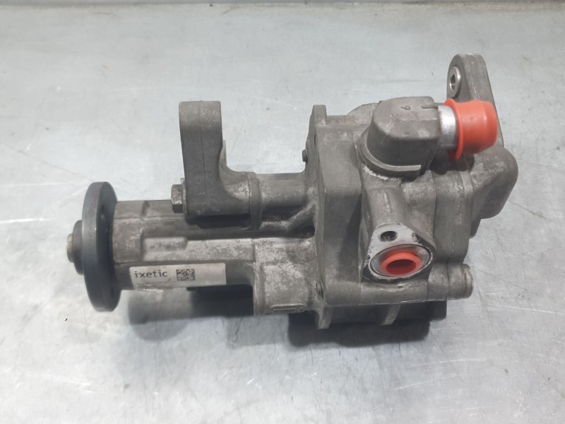 Recambio de bomba direccion para bmw x5 (e70) xdrive 40 d referencia OEM IAM 679646202 5002445 IXETIC