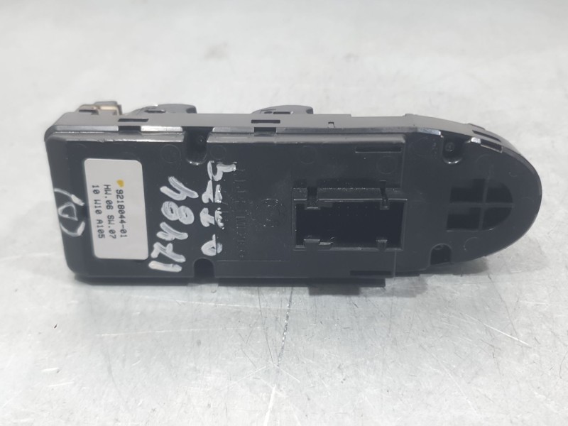 Recambio de mando elevalunas delantero izquierdo para bmw x5 (e70) xdrive 40 d referencia OEM IAM 9218044 C/MANDO RETROVISOR 